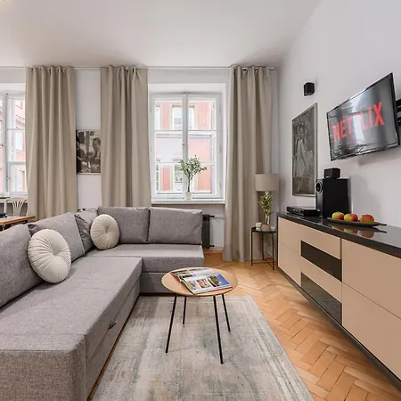 Lumina Near Old Town In Βαρσοβία