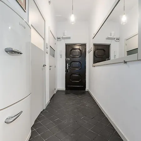 Lumina Near Old Town In Apartman Varsó