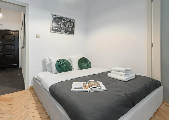 Lumina Near Old Town In Apartman