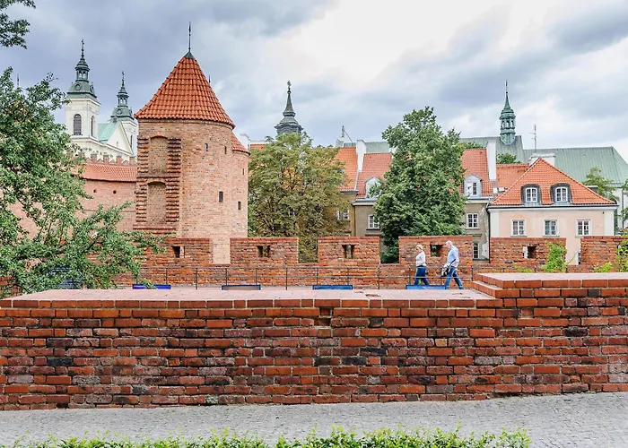 Lumina Near Old Town In * Varsovie